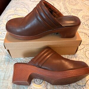 Brown Leather Women's Clogs